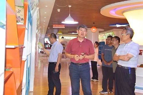 共享經(jīng)濟與智慧城市融合的縣域?qū)嵺` 專家組調(diào)研渭源縣電子商務(wù)公共服務(wù)中心